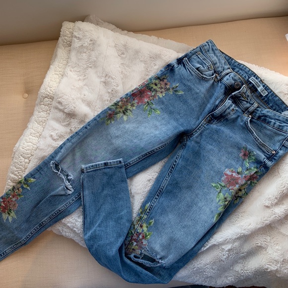Zara Denim Jeans (worn once) - Picture 1 of 3